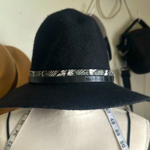 Vince Camuto hat